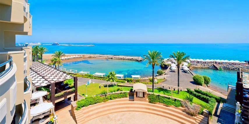 Vuni Palace Premium Hotel & Spa & Casino Beachfront Location ! 凯里尼亚 外观 照片