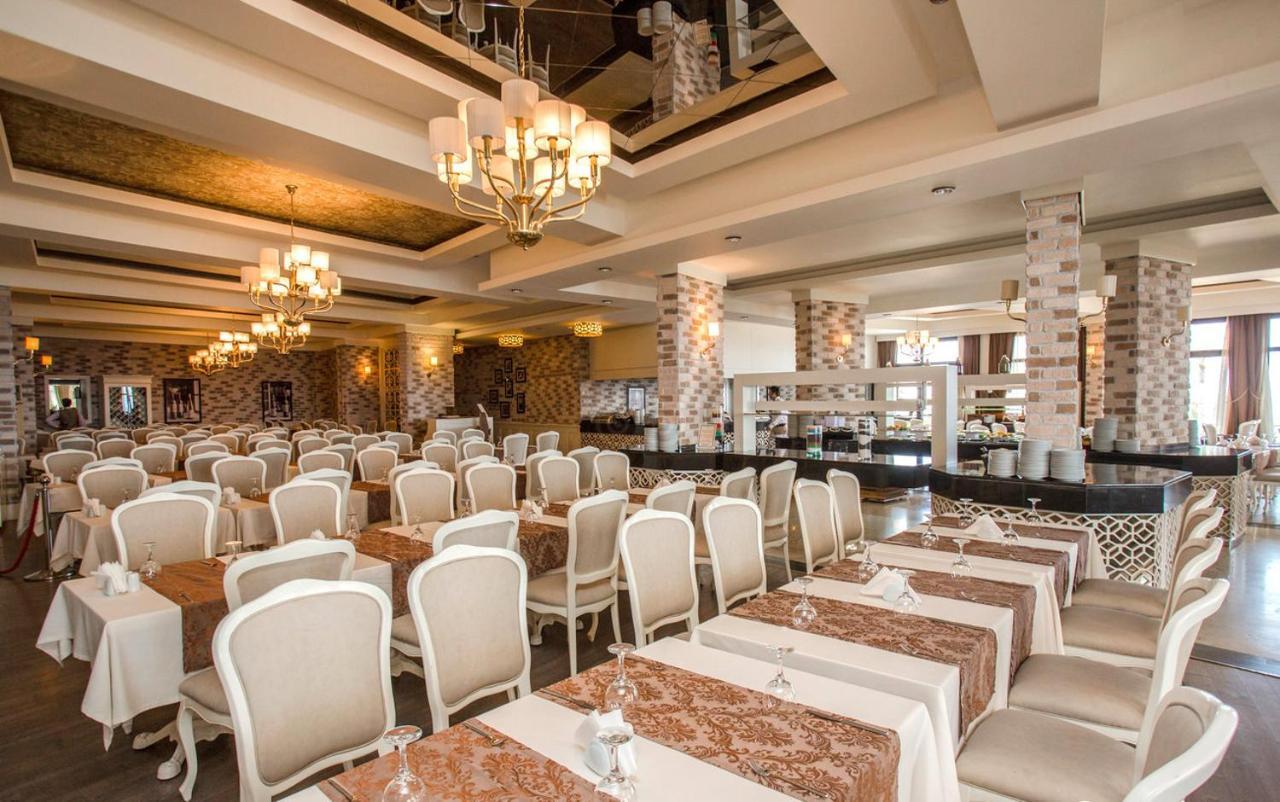 Vuni Palace Premium Hotel & Spa & Casino Beachfront Location ! 凯里尼亚 外观 照片