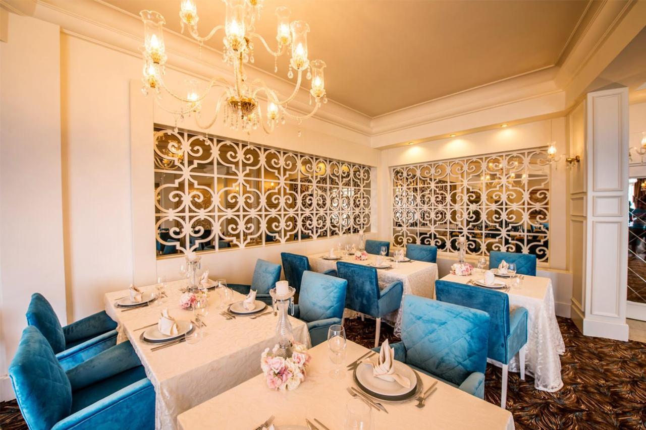 Vuni Palace Premium Hotel & Spa & Casino Beachfront Location ! 凯里尼亚 外观 照片