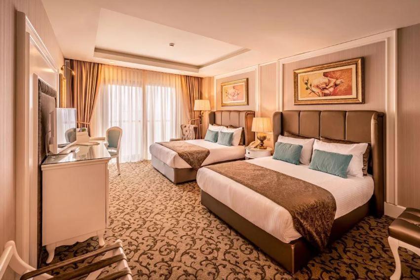 Vuni Palace Premium Hotel & Spa & Casino Beachfront Location ! 凯里尼亚 外观 照片