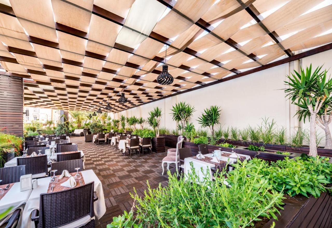 Vuni Palace Premium Hotel & Spa & Casino Beachfront Location ! 凯里尼亚 外观 照片