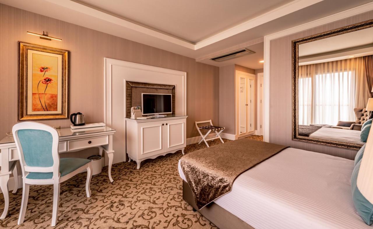 Vuni Palace Premium Hotel & Spa & Casino Beachfront Location ! 凯里尼亚 外观 照片