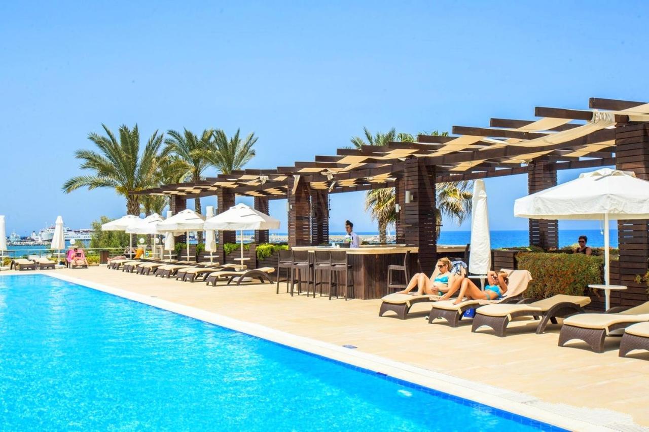Vuni Palace Premium Hotel & Spa & Casino Beachfront Location ! 凯里尼亚 外观 照片