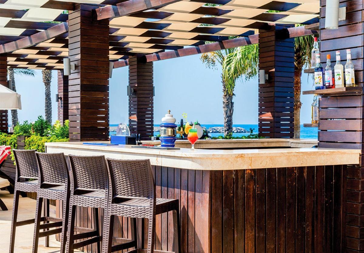 Vuni Palace Premium Hotel & Spa & Casino Beachfront Location ! 凯里尼亚 外观 照片