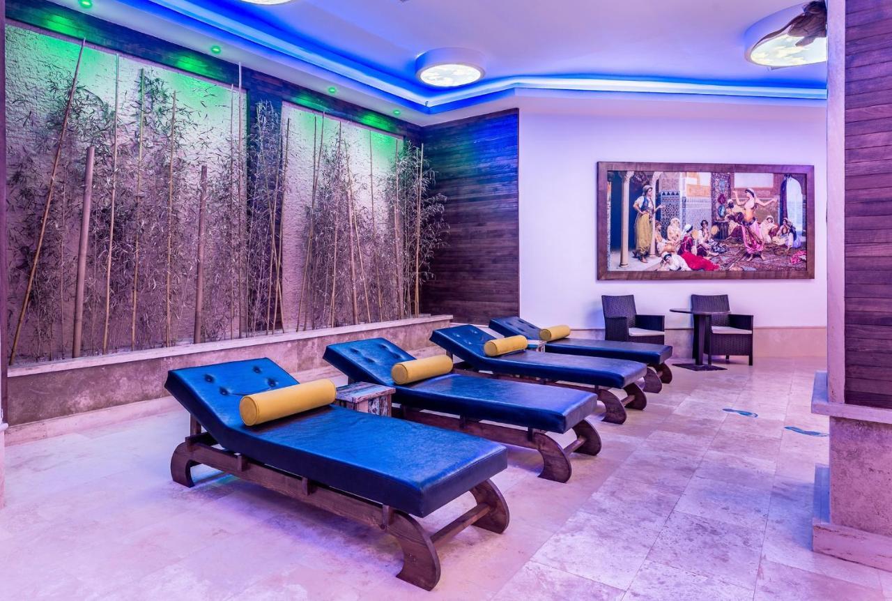 Vuni Palace Premium Hotel & Spa & Casino Beachfront Location ! 凯里尼亚 外观 照片