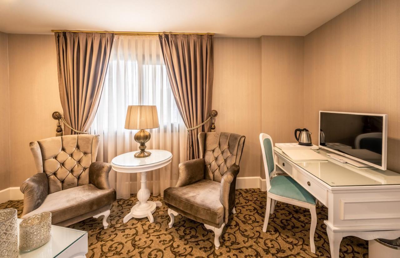 Vuni Palace Premium Hotel & Spa & Casino Beachfront Location ! 凯里尼亚 外观 照片