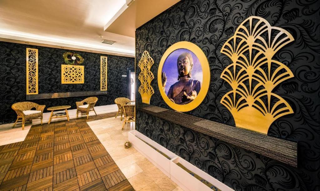 Vuni Palace Premium Hotel & Spa & Casino Beachfront Location ! 凯里尼亚 外观 照片